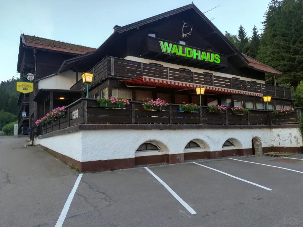 Hotel Waldhaus Rißlochweg 56, 94249 Bodenmais