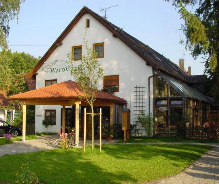 Hôtel Hotel Waldvogel Grüner Weg 1 89340 Leipheim