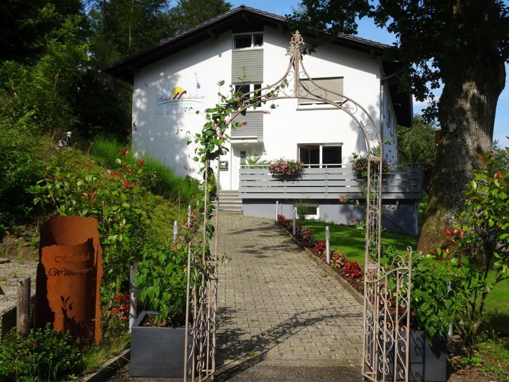 Hotel Wanderlust B&B Müllenbild 3, 76593 Gernsbach