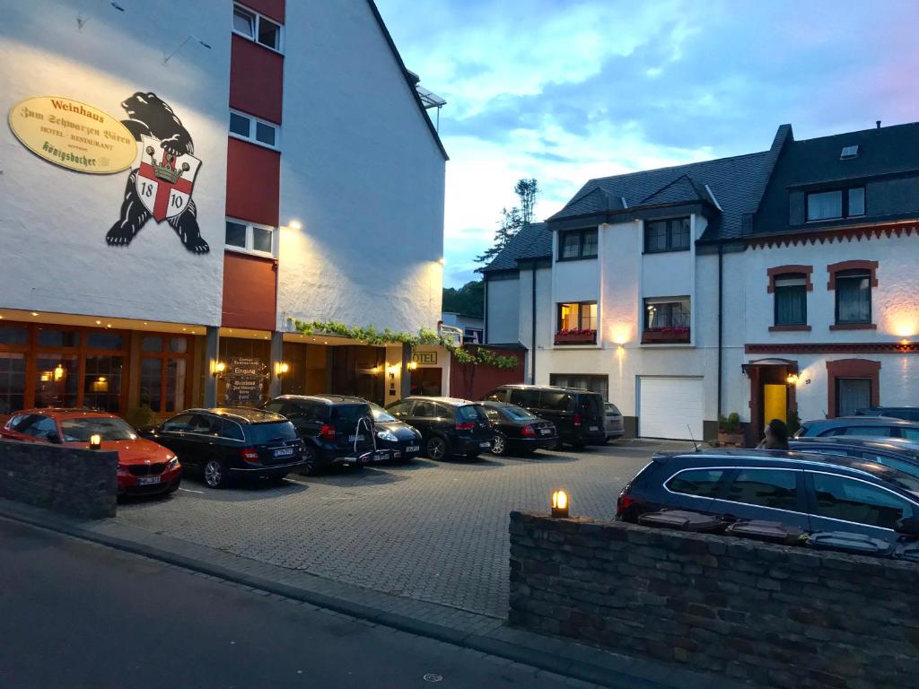 Hotel & Weinhaus Zum Schwarzen Bären Koblenzer Strasse 35, 56073 Coblence