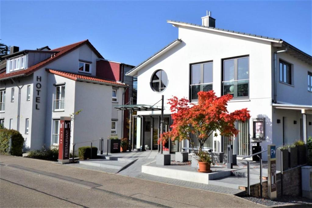 Hotel-Weinstube Weinhaus Steppe Neubrunnenschlag 18, 76337 Waldbronn