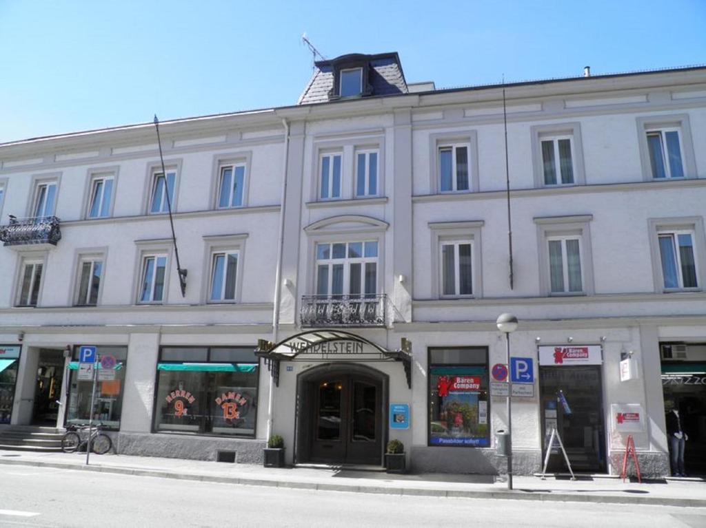 Hotel Wendelstein 4 Bahnhofstraße, 83022 Rosenheim