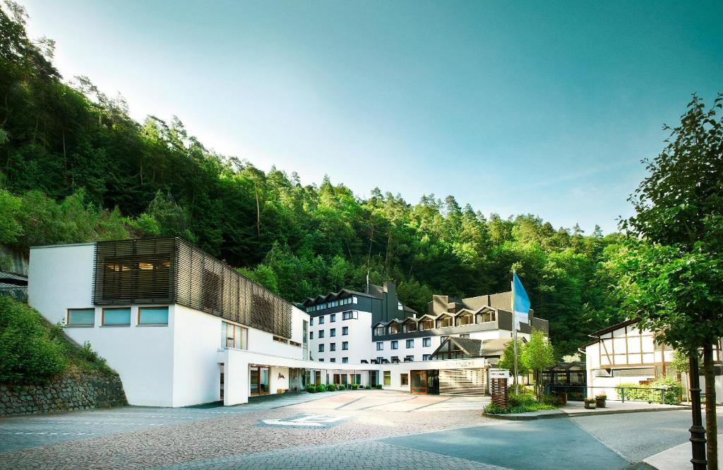 Hôtel Hotel Zugbrücke Grenzau Brexbachstraße 11-17 56203 Höhr-Grenzhausen
