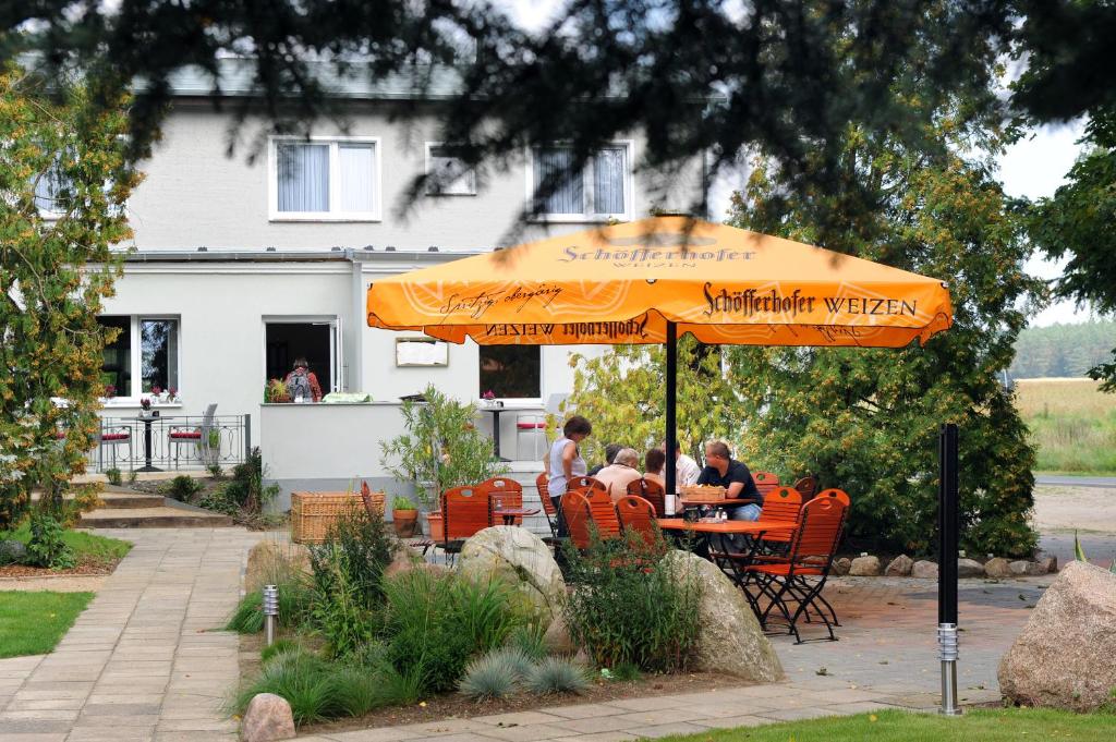 Hotel Zum Birkenhof Waldstrasse1 Hotel und Restaurant \, 16775 Burow