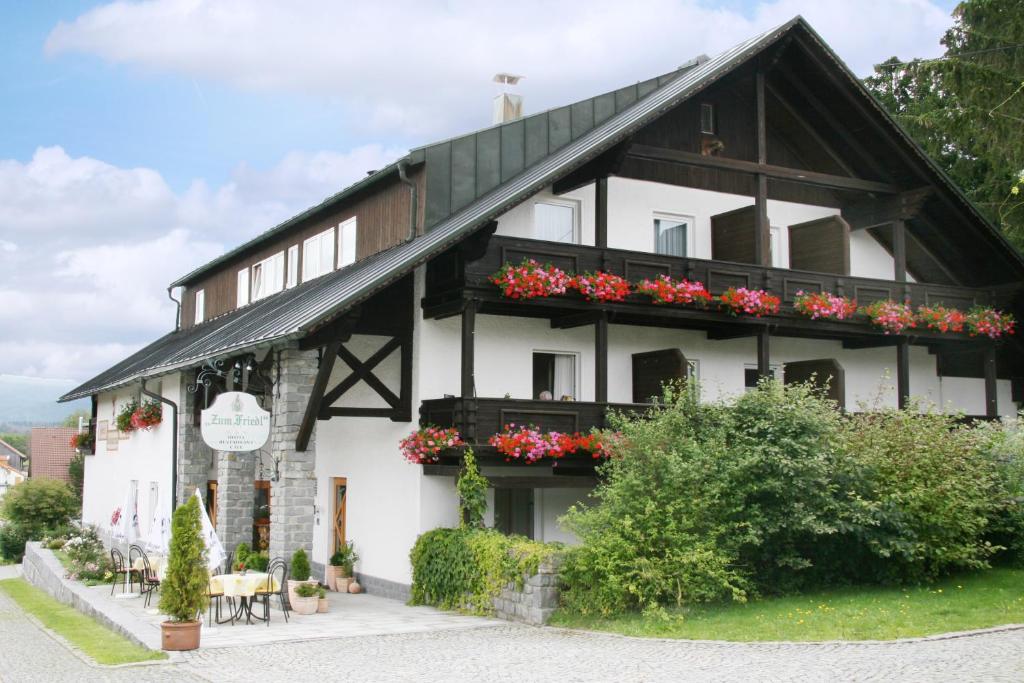 Hôtel Hotel zum Friedl Kirchstr. 28 94566 Riedlhütte