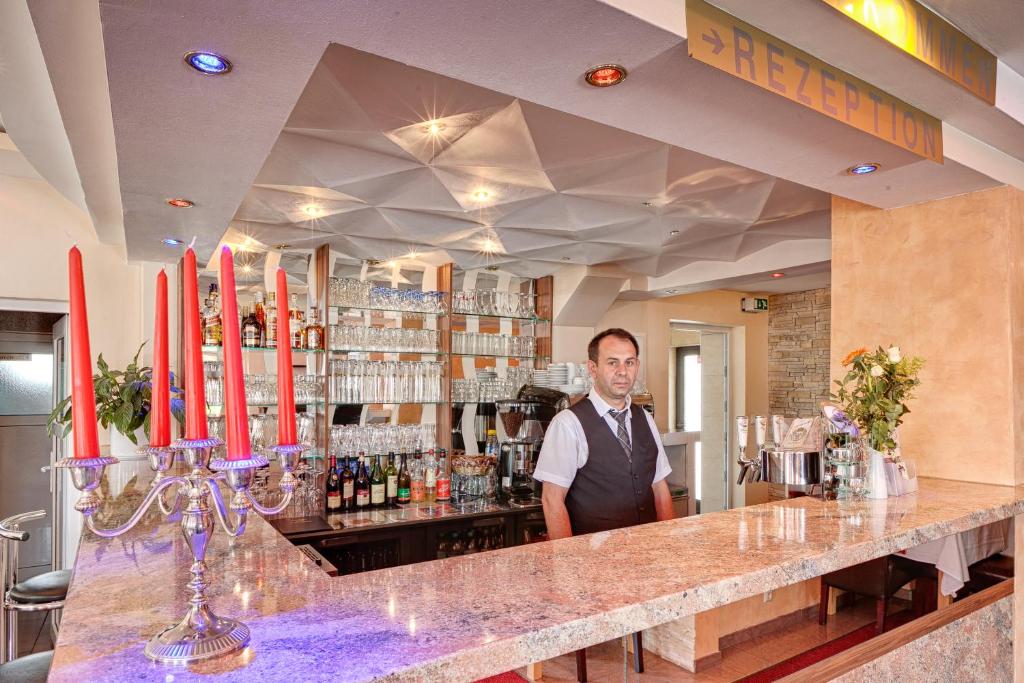 Hotel zum Ochsen Badenstraße 10, 76467 Bietigheim