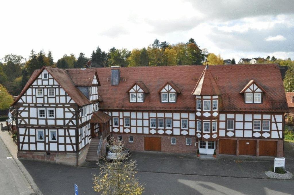 Hotel Zum Stern Zimmerplatz 4, 35085 Rauischholzhausen