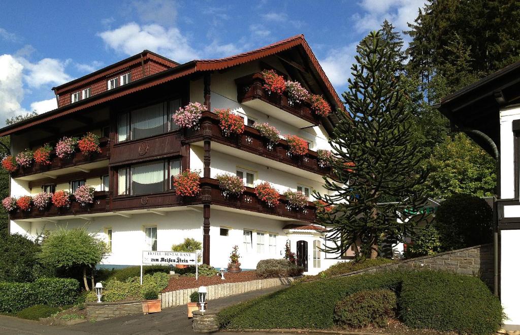 Hotel Zum weißen Stein Dorfstrasse 50, 57548 Kirchen