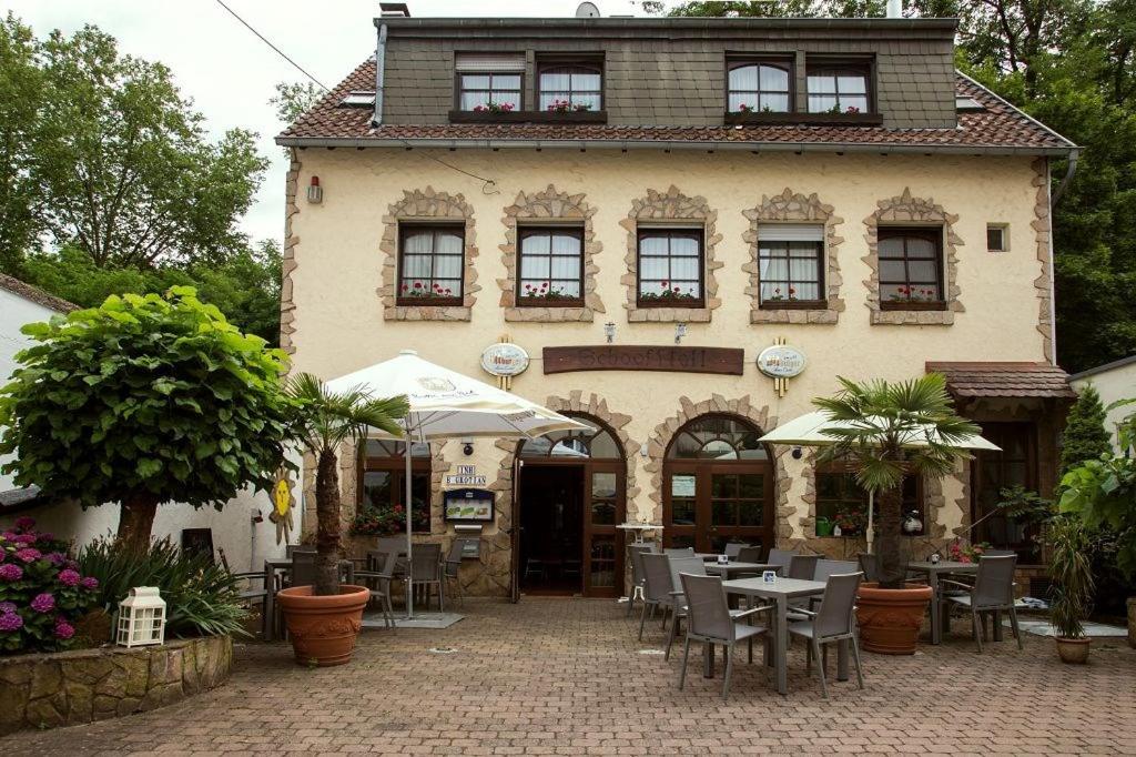 Hôtel Hotel zur Klause 45 Deutschherrnstraße 66117 Sarrebruck