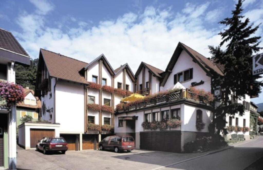 Hôtel Hotel Zur Linde Schloßstr.5 77886 Lauf