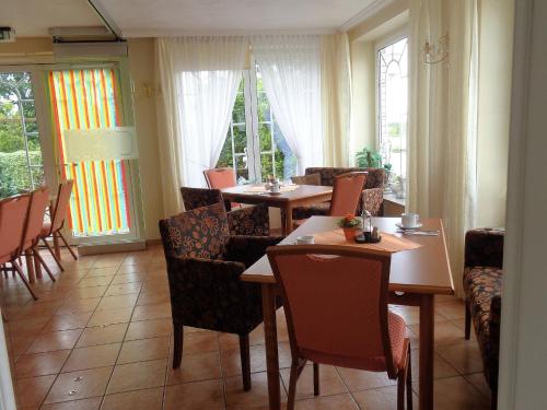 Hôtel Hotel Zur Lohe Valdersweg 99 Valdersweg 99 52399 Merzenich Rhénanie du Nord - Westphalie