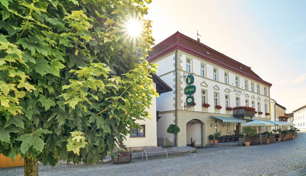 Hotel zur Post Marktplatz 6, 93462 Lam