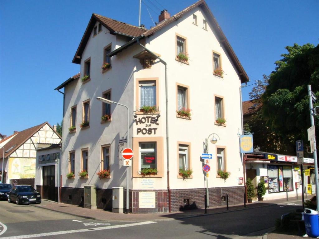 Hôtel Hotel zur Post Schwanheim Alt-Schwanheim 38 60529 Francfort-sur-le-Main