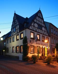 Hôtel Hotel zur Schloß-Schenke Alte Schlossstraße 5 56566 Neuwied Rhénanie-Palatinat