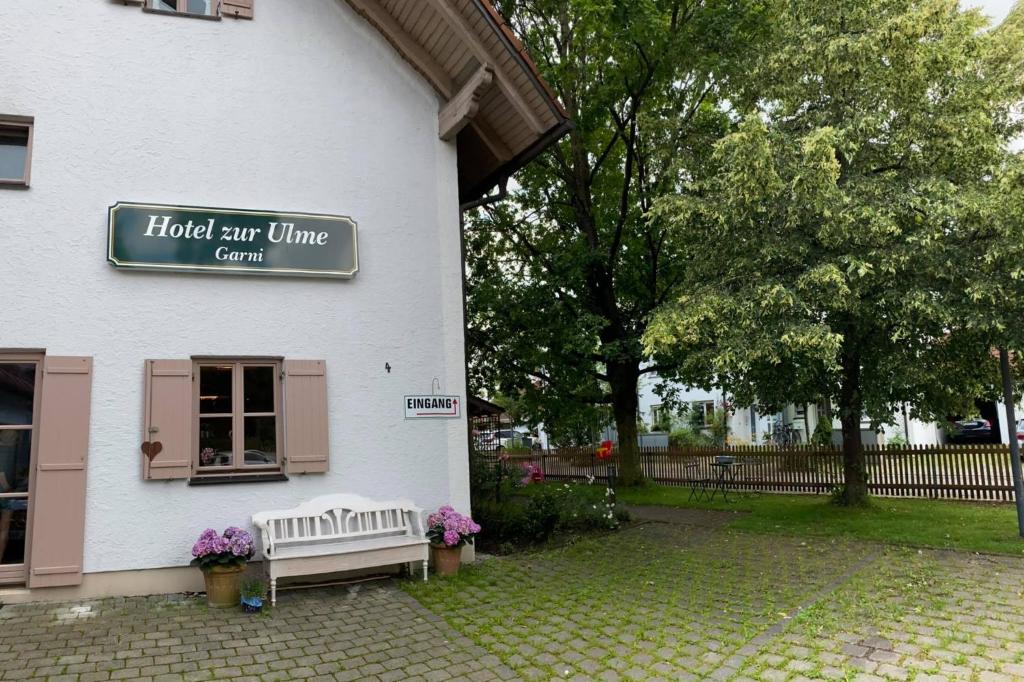 Hotel zur Ulme Amselweg 4, 85646 Anzing