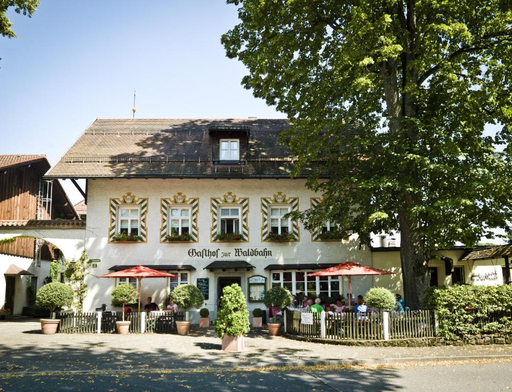 Hôtel Hotel zur Waldbahn Bahnhofplatz 2 94227 Zwiesel