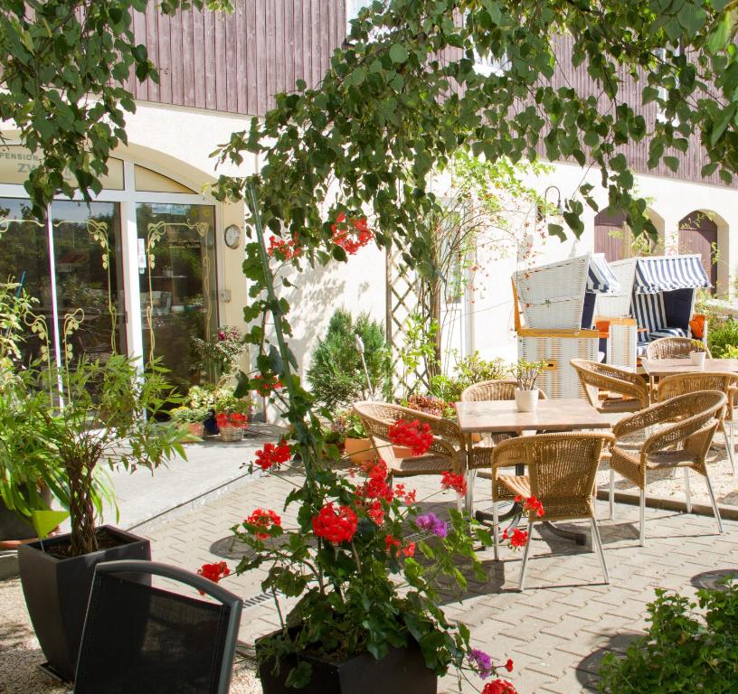 Hôtel Hotel Zwei Linden Radeberger Str. 42 01458 Ottendorf-Okrilla