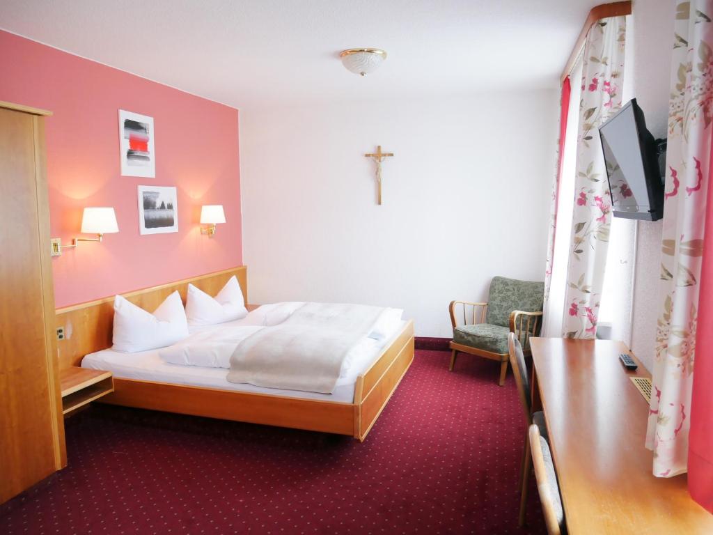 Hotel Zwölf Apostel Kapuzinerstrasse 3, 84503 Altötting