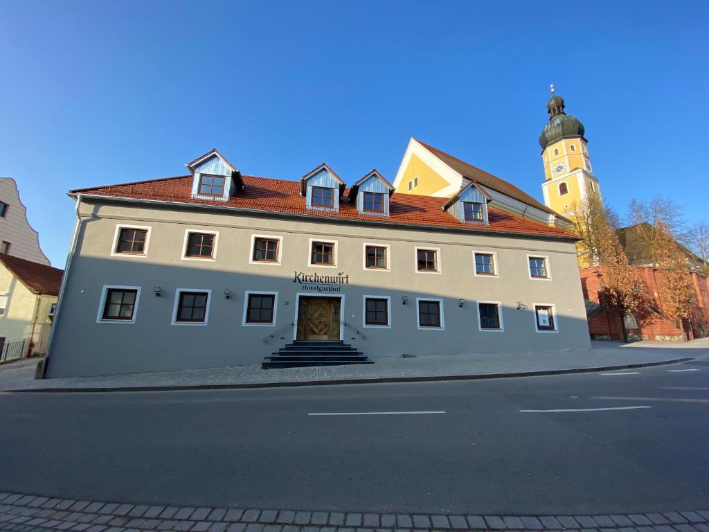 Hotelgasthof Kirchenwirt Hauptstraße 32, 84069 Schierling