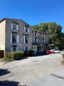 Hôtel HUMAN HOTEL RESIDENCE ex esparrus 4716, Rd 560 83690 Villecroze Provence-Alpes-Côte d\'Azur