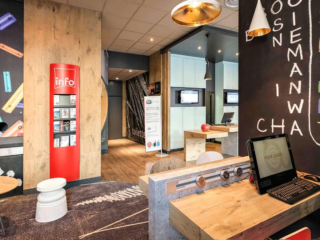 Hôtel Ibis Agen Centre Gare 16 rue Camille Desmoulins 47000 Agen