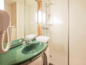 Hôtel Ibis Auray 2, Avenue Rolland Garros - Route de Quiberon 56400 Auray Bretagne