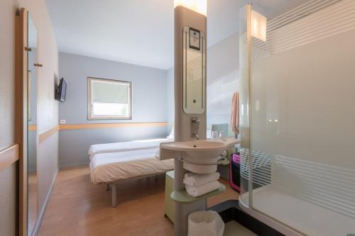 ibis budget Amberieu en Bugey/Chateau Gaillard A42
