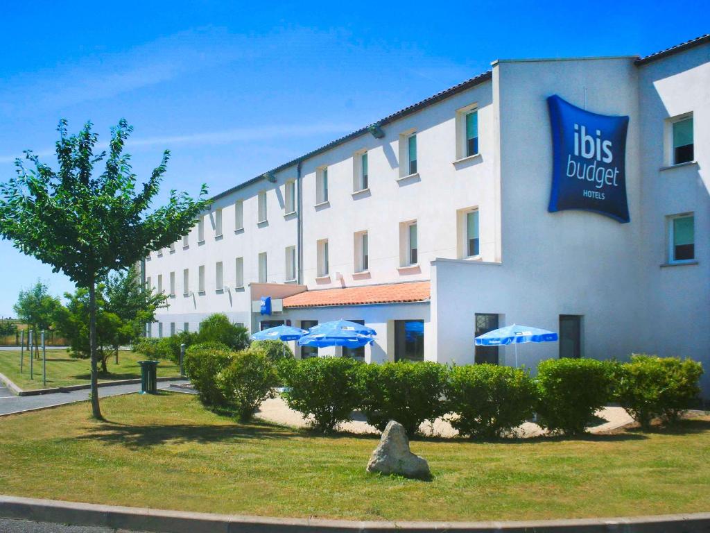 ibis budget Niort - La Crèche Rue Christophe Colomb Za De Beaussais, 79260 La Creche