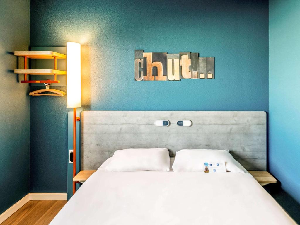 Hôtel ibis budget Pertuis Portes du Luberon Le Mensonger 84120 Pertuis