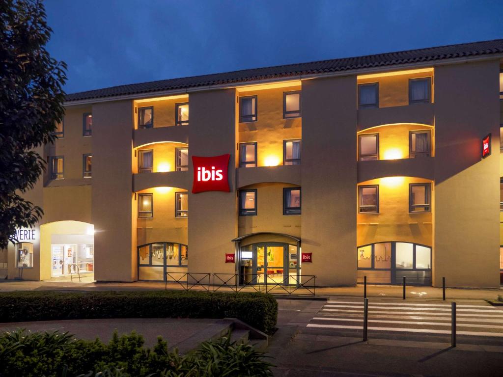 ibis Carcassonne Centre - La Cité 5, square Gambetta, 11000 Carcassonne