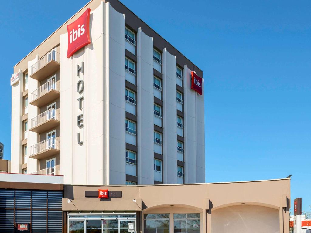 Hôtel ibis Cholet avenue des Sables d'Olonne 49300 Cholet