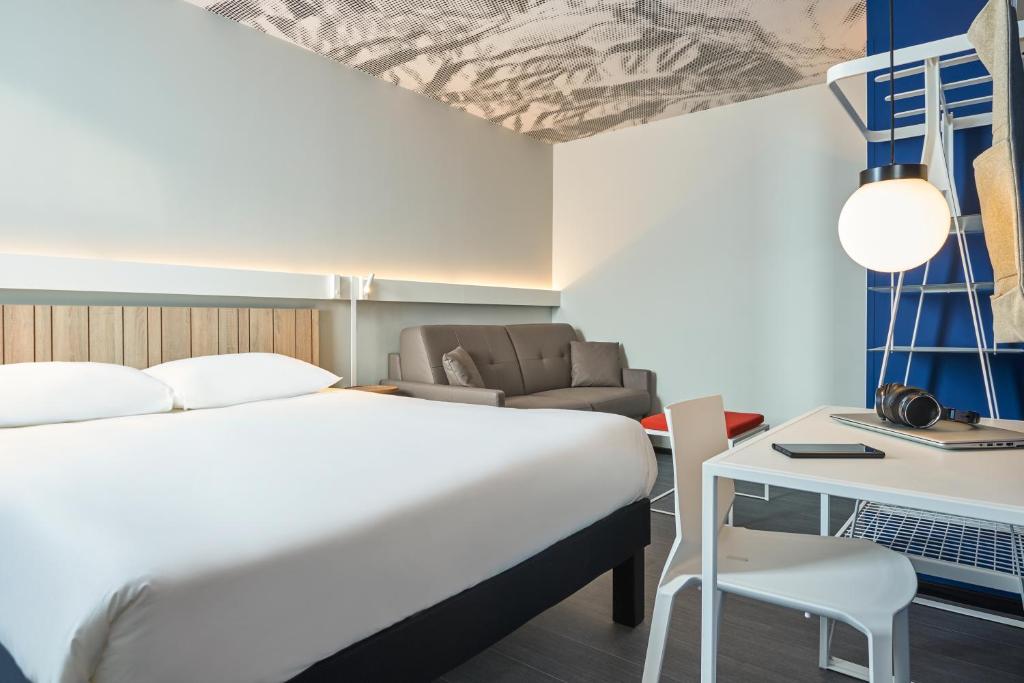 Hôtel ibis Clamart Paris Velizy 350 Avenue du Général De Gaulle 92140 Clamart