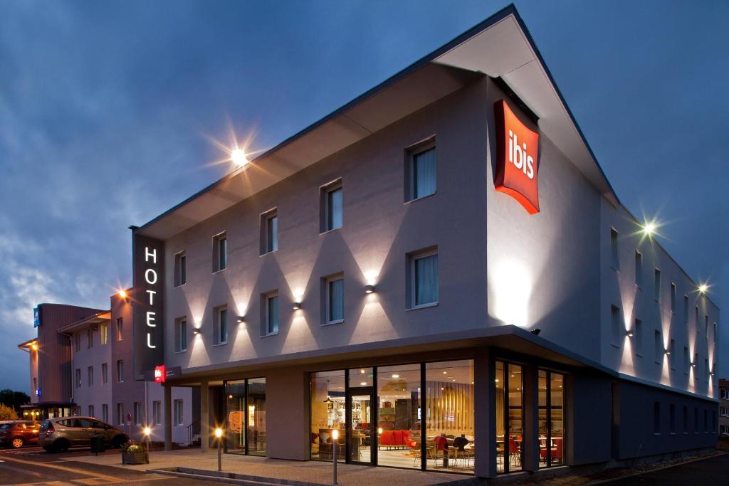 ibis Clermont Ferrand Nord Riom Rue Louis Armstrong, 63200 Riom