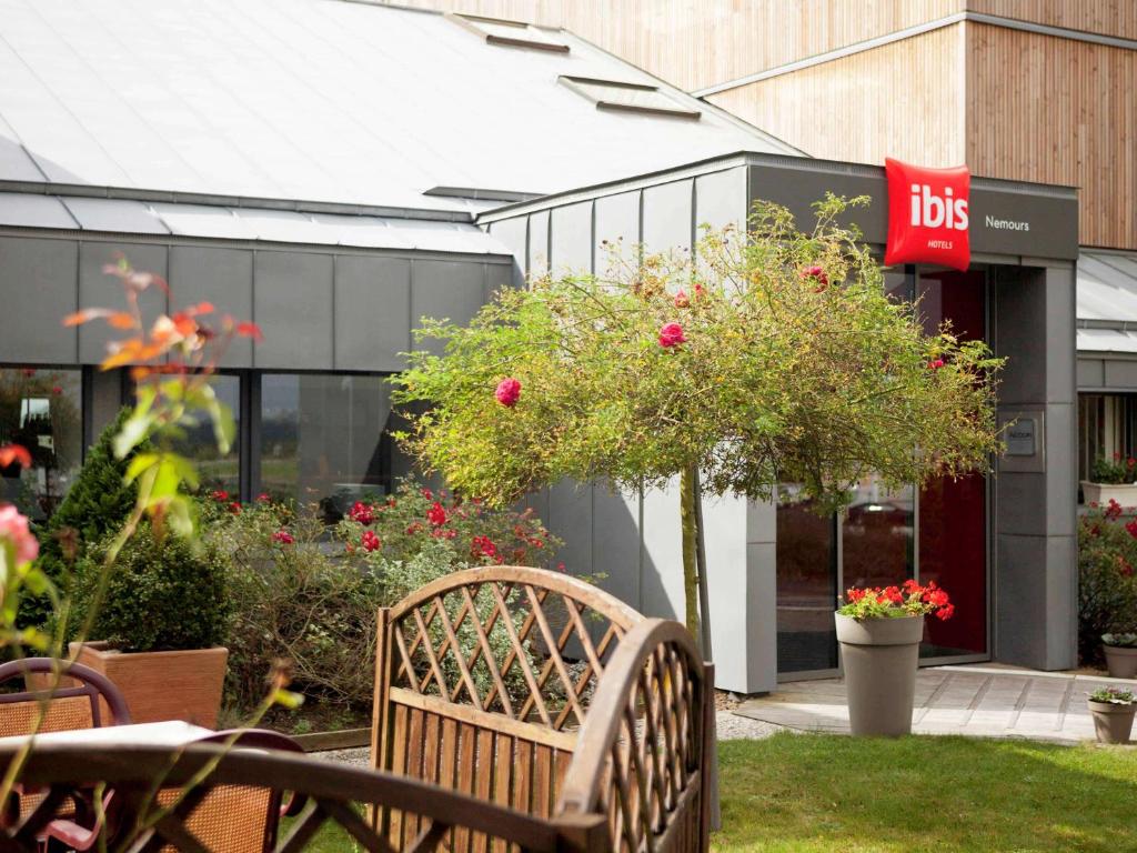 Hôtel ibis Nemours 2 Place des Moines 77140 Nemours