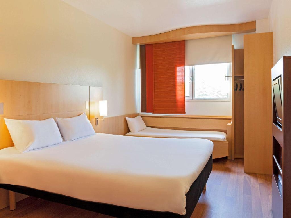 Hôtel ibis Paris Porte d'Italie 13 rue du Val de Marne 94250 Gentilly