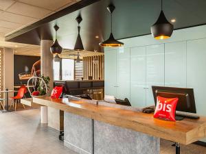 ibis Sens