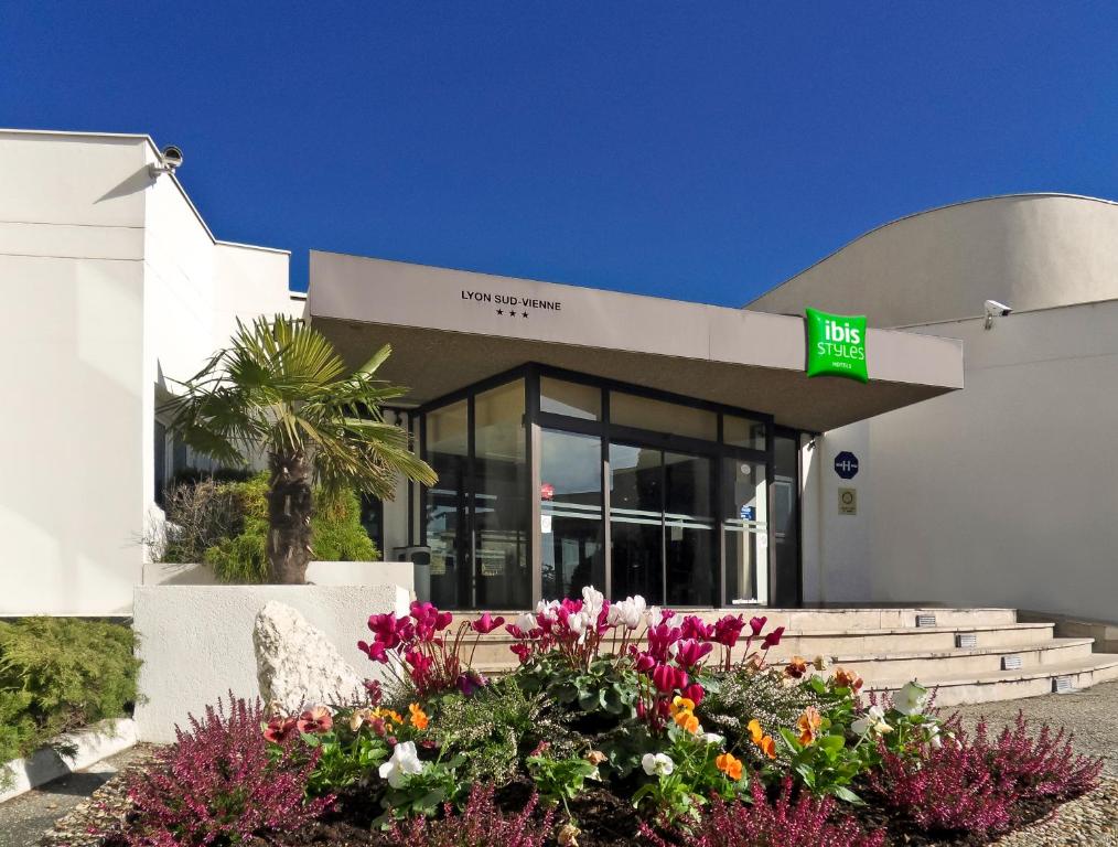 Hôtel ibis Styles Lyon Sud Vienne 1363 Avenue Frédéric Mistral 38670 Chasse-sur-Rhône