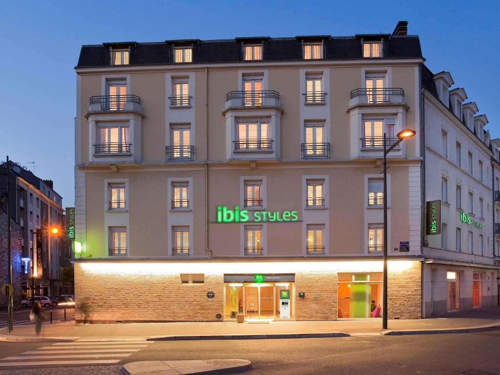 Hôtel ibis Styles Rennes Centre Gare Nord 15 Place de la Gare 35000 Rennes