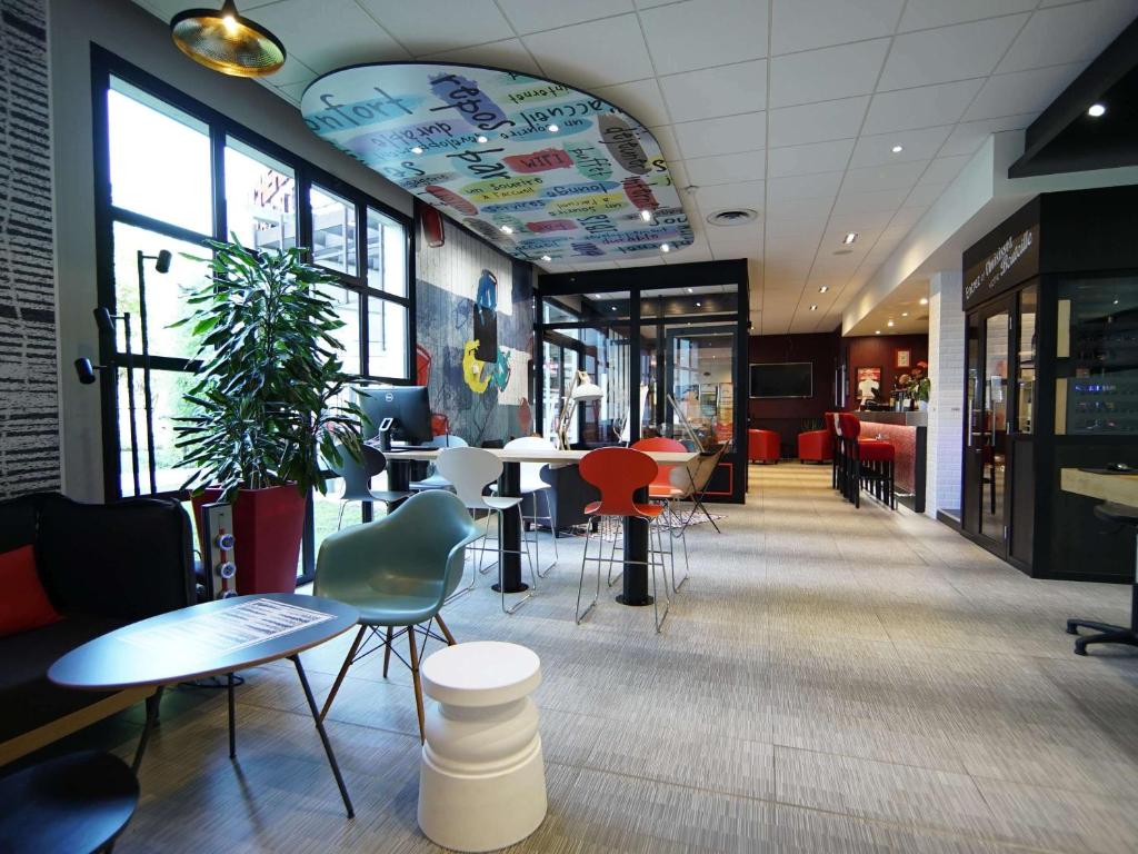 Hôtel ibis Villepinte Parc des Expositions BP 64069 Sortie N°2 A104 95972 Roissy-en-France