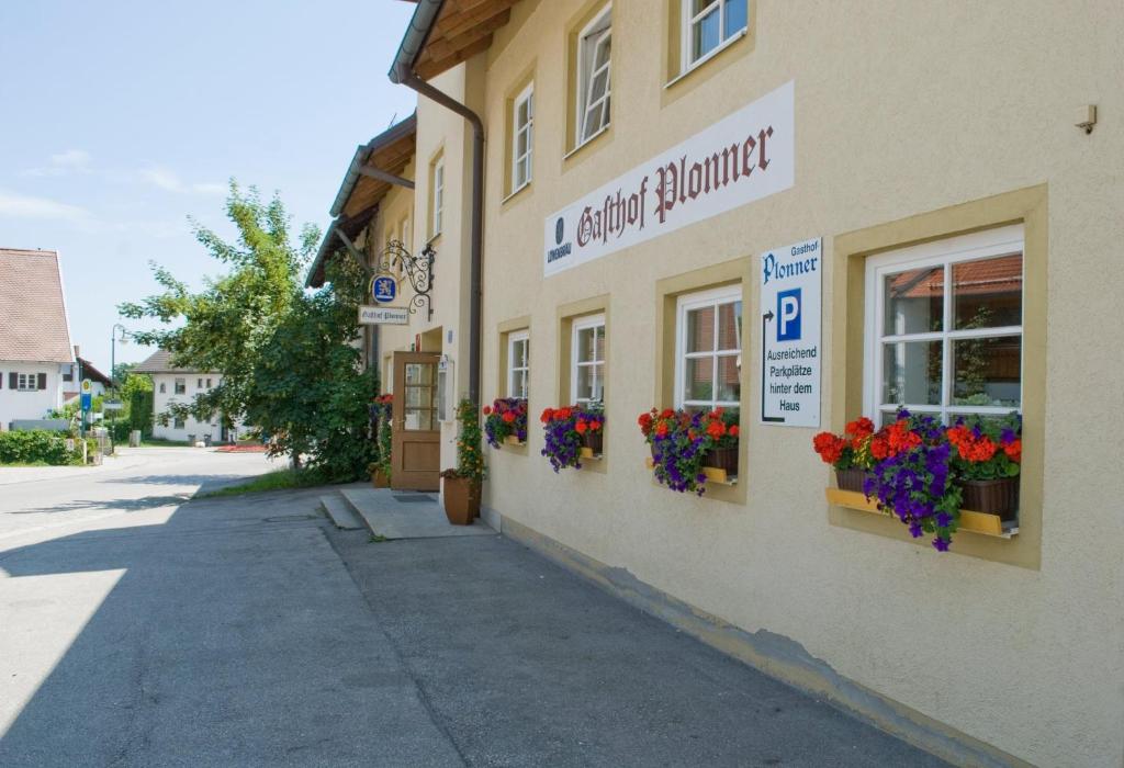 Il Plonner - Hotel Restaurant Biergarten Gautinger Str. 52, 82234 Weßling
