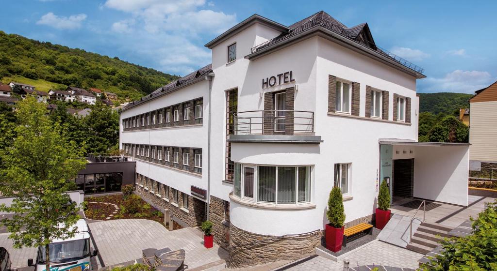 Hôtel Hotel Im Schulhaus Schwalbacher Str. 41a, 65391 Lorch am Rhein