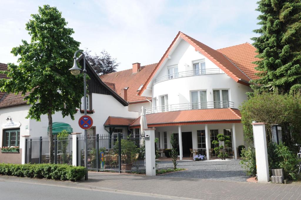 Hôtel Isselhorster Landhaus Haller Straße 139 33334 Gütersloh