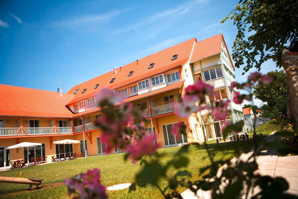 JUFA Hotel Nördlingen Bleichgraben 3a, 86720 Nördlingen