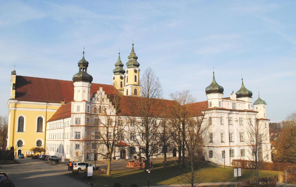 Hôtel Jugendhaus St. Norbert Klosterhof 9 88430 Rot an der Rot