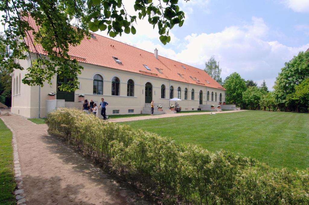 Kavaliershaus Schloß Blücher am Finckenersee Hofstraße 12, 17209 Fincken