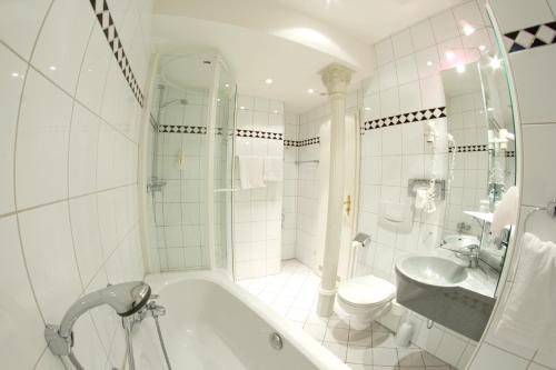 Hôtel Hotel Krone Landstrasse 9-11 Hirschberg an der Bergstraße