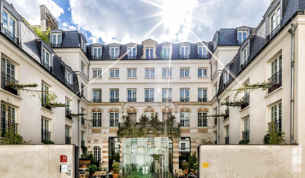Hôtel Kube Hotel Paris - Ice Bar 1-5 Passage Ruelle 75018 Paris