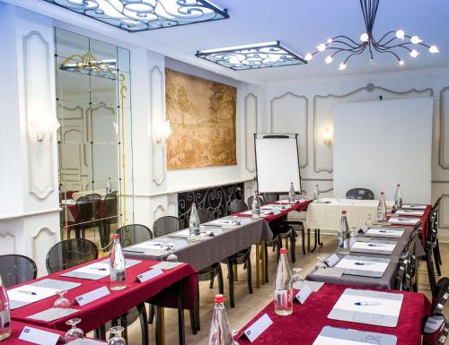 Kyriad Hotel Tours Centre