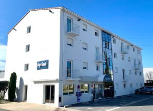 Hôtel Kyriad Montpellier Ouest St Jean de Védas - A709 rue Robert Schuman Zac De La Peyriere 34430 Saint-Jean-de-Védas Languedoc-Roussillon