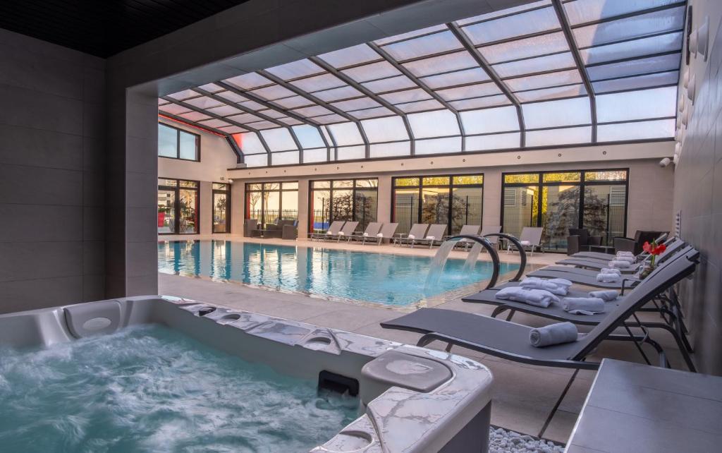 Hôtel Kyriad Prestige Lyon Est - Saint Priest Eurexpo Hotel and SPA 9 Rue Aimé Cotton 69800 Saint-Priest